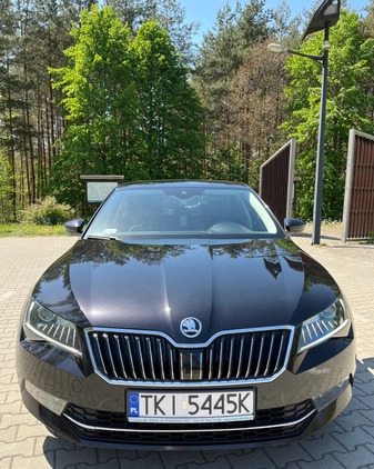 Skoda Superb cena 107000 przebieg: 149988, rok produkcji 2018 z Daleszyce małe 466